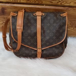 🍀🎀Beautiful Louis vuittons SAUMUR 35 🎀🍀